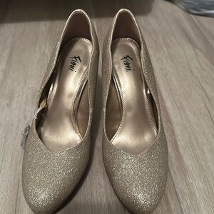 Gold Fioni heels